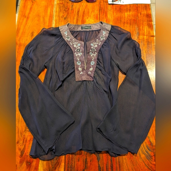 Deep purple, sheer top with shade v collar - Picture 1 of 2